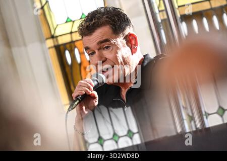 Berlin, Deutschland. November 2025. Peter Plate spricht bei der Präsentation des neuen Berliner Musicals „Wir sind am Leben“, zu dem er Lieder beisteuerte. Quelle: Britta Pedersen/dpa/Alamy Live News Stockfoto