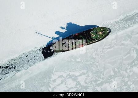 Ein Eis enpalled naldo, Eis brechen Schiff. Stockfoto