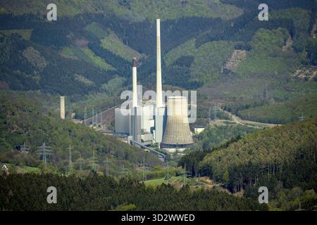 Luftaufnahme des Kohlekraftwerks Elverlingsen in Altena an der Lenne im Sauerland Nordrhein-Westfalen. Stockfoto