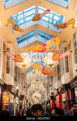 Burlington Arcade Picadilly London, Details, Aufnahmen von Dekorationen und Kronleuchtern in der Arkade Picadilly London Stockfoto