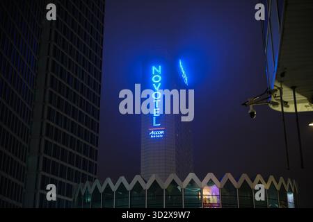 Warschau, Polen. November 2025. Das Novotel Hotel befindet sich am 2. November 2025 in Warschau, Polen. (Foto: Jaap Arriens/SIPA USA) Credit: SIPA USA/Alamy Live News Stockfoto
