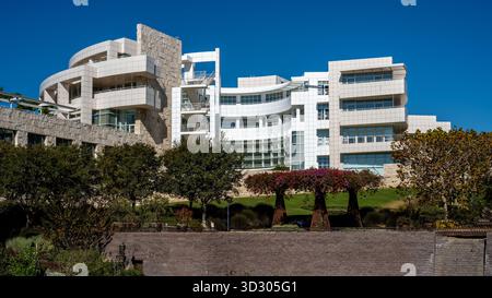 Das Getty Center ist ein weltbekanntes Kunstmuseum und Kulturzentrum mit atemberaubender Aussicht und beeindruckender Architektur Stockfoto