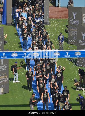 Los Angeles, Usa. November 2025. Die Los Angeles Dodgers kommen am Montag, den 3. November 2025, um ihren Sieg in der World Series mit Fans zu feiern, nachdem sie eine Parade im Dodger Stadium in Los Angeles veranstaltet hatten. Foto: Jim Ruymen/UPI Credit: UPI/Alamy Live News Stockfoto