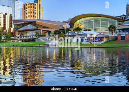 Skyline von Adelaide City im Frühling Stockfoto