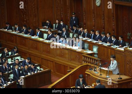 Premierminister Sanae Takaichi, Fragen von Parteiführern, Repräsentantenhaus -JPN- 4. November 2025, Tokio, Repräsentantenhaus - Premierminister Sanae Takaichi beantwortet Fragen von Vertretern jeder Partei. Die parlamentarische Debatte beginnt. Tokio Japan Copyright: XKazukixOISHIx Stockfoto