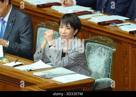 Premierminister Sanae Takaichi, Fragen von Parteiführern, Repräsentantenhaus -JPN- 4. November 2025, Tokio, Repräsentantenhaus - Premierminister Sanae Takaichi beantwortet Fragen von Vertretern jeder Partei. Die parlamentarische Debatte beginnt. Tokio Japan Copyright: XKazukixOISHIx Stockfoto