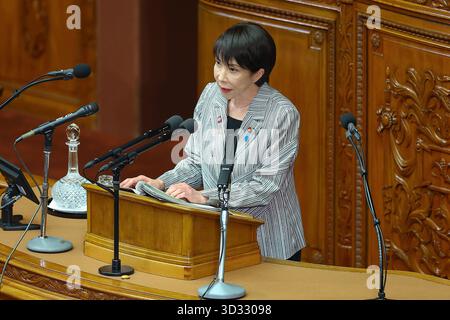 Premierminister Sanae Takaichi, Fragen von Parteiführern, Repräsentantenhaus -JPN- 4. November 2025, Tokio, Repräsentantenhaus - Premierminister Sanae Takaichi beantwortet Fragen von Vertretern jeder Partei. Die parlamentarische Debatte beginnt. Tokio Japan Copyright: XKazukixOISHIx Stockfoto