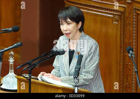 Premierminister Sanae Takaichi, Fragen von Parteiführern, Repräsentantenhaus -JPN- 4. November 2025, Tokio, Repräsentantenhaus - Premierminister Sanae Takaichi beantwortet Fragen von Vertretern jeder Partei. Die parlamentarische Debatte beginnt. Tokio Japan Copyright: XKazukixOISHIx Stockfoto