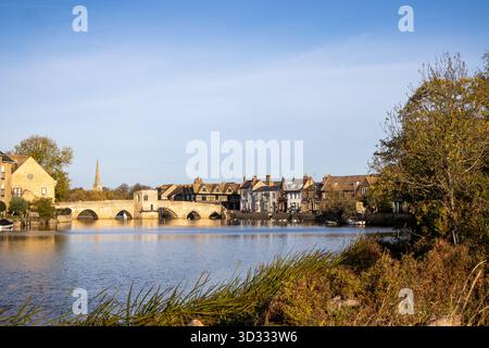 St Ives Old Bridge im Herbst, Cambridgeshire, Großbritannien Stockfoto