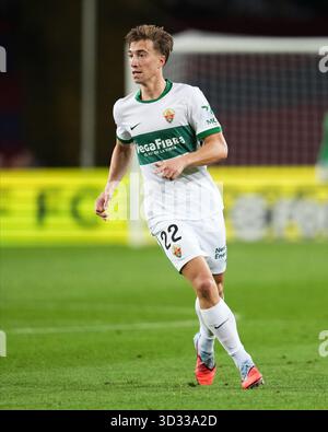Barcelona, Spanien. November 2025. David Affengruber von Elche CF spielte während des La Liga EA Sports Matches zwischen dem FC Barcelona und Elche CF am 2. November 2025 im Lluis Companys Stadium in Barcelona, Spanien. (Foto: Bagu Blanco/PRESSIN) Credit: PRESSINPHOTO SPORTS AGENCY/Alamy Live News Stockfoto