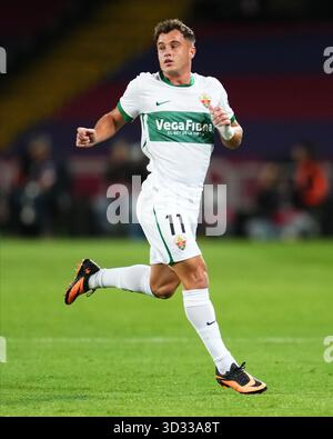 Barcelona, Spanien. November 2025. Der Deutsche Valera of Elche CF spielte am 2. November 2025 im Lluis Companys Stadion in Barcelona, Spanien, während des La Liga EA Sports Match zwischen dem FC Barcelona und dem Elche CF. (Foto: Bagu Blanco/PRESSIN) Credit: PRESSINPHOTO SPORTS AGENCY/Alamy Live News Stockfoto