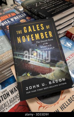 Barnes & Noble Booksellers auf der Fifth Avenue in New York City bietet eine große Auswahl an Büchern und Zeitschriften, USA 2025 Stockfoto