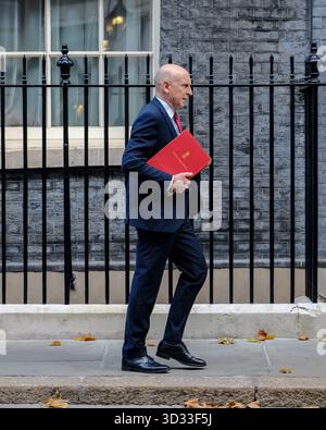 London, Großbritannien. November 2025. John Healey, Abgeordneter der Verteidigungsminister, verlässt die wöchentliche Kabinettssitzung heute Morgen in der Downing Street. Quelle: Eleventh Photography/Alamy Live News Stockfoto