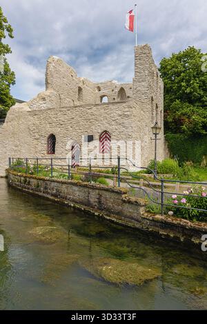 Die Ruine der Burg Lippspringe, eine Wasserburg neben der Lippebrücke Stockfoto