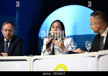 Villepinte, Frankreich. November 2025. Sharon S. Garin, Energieminister der Philippinen, auf der Weltausstellung im Villepinte Exhibition Center am 4. November 2025. Foto: Tomas Stevens/ABACAPRESS.COM Credit: Abaca Press/Alamy Live News Stockfoto