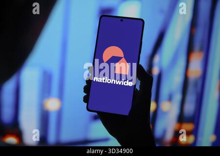 September 2024, Paraguay. In dieser Fotoabbildung wird das Logo der Nationwide Building Society auf einem Smartphone-Bildschirm angezeigt Stockfoto