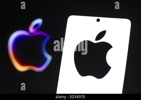 September 2024, Paraguay. In dieser Abbildung wird das Apple-Logo auf einem Smartphone-Bildschirm angezeigt Stockfoto