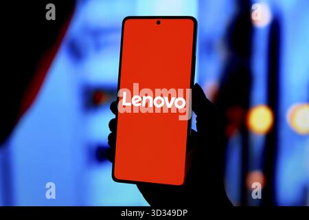 September 2024, Paraguay. In dieser Abbildung wird das Lenovo-Logo auf einem Smartphone-Bildschirm angezeigt Stockfoto