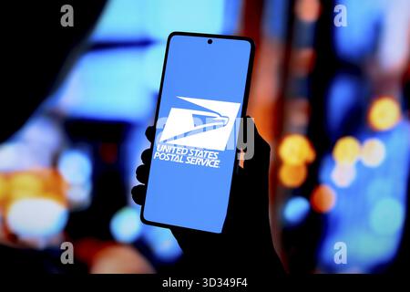 September 2024, Paraguay. In dieser Abbildung wird das USPS-Logo (United States Postal Service) auf einem Smartphone-Bildschirm angezeigt Stockfoto