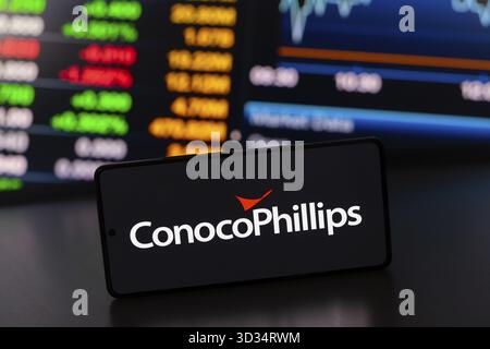 August 2024, Paraguay. In dieser Abbildung wird das ConocoPhilips Logo auf einem Smartphone-Bildschirm angezeigt Stockfoto