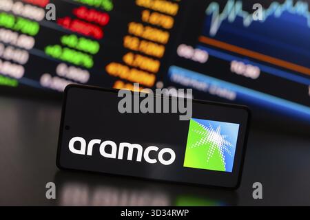 August 2024, Paraguay. In dieser Fotoabbildung wird das Logo der Saudi Arabian Oil Company (Aramco) auf einem Smartphone-Bildschirm angezeigt Stockfoto
