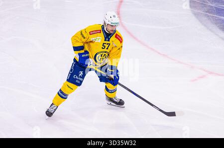 Zürich, 26. September 2025: #57 Davyd Barandun, Verteidiger HC Davos. (Foto: Andreas Haas/dieBildmanufaktur) Stockfoto