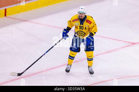 Zürich, 26. September 2025: #90 Sven jung, Verteidiger HC Davos. (Foto: Andreas Haas/dieBildmanufaktur) Stockfoto