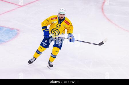 Zürich, 26. September 2025: #57 Davyd Barandun, Verteidiger HC Davos. (Foto: Andreas Haas/dieBildmanufaktur) Stockfoto