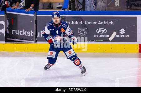 Zürich, 26. September 2025: #4 Patrick Geering, Verteidiger ZSC Lions. (Foto: Andreas Haas/dieBildmanufaktur) Stockfoto
