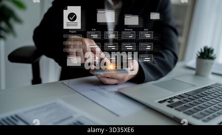 Workflow-Dashboard für die Aufgabenverwaltung, in dem Aufgabenlisten, laufende Aufgaben, Überprüfungsstatus und abgeschlossene Elemente angezeigt werden, um Produktivität und Projekt zu unterstützen Stockfoto