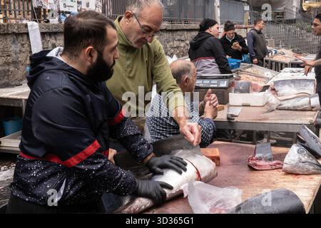 Catania wurde im 8. Jahrhundert v. Chr. von Griechen gegründet und wurde sukzessive von den Römern, Byzantinern, Arabern, Normannen und Spaniern regiert. alle sind gegangen Stockfoto
