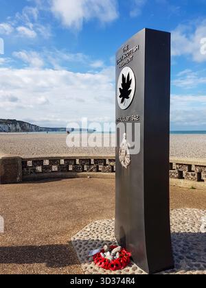 Red Beach Memorial Dieppe, Frankreich zu Ehren der kanadischen Soldaten des Dieppe RAID II. Weltkrieg, Historic war Monument Normandie Coast The Essex Scottish 1942 Stockfoto