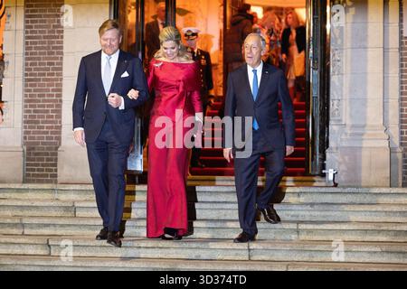 König Willem-Alexander und Königin Maxima der Niederlande, die den portugiesischen Präsidenten Marcelo Rebelo de Sousa zu einem Staatsbesuch empfangen. Stockfoto