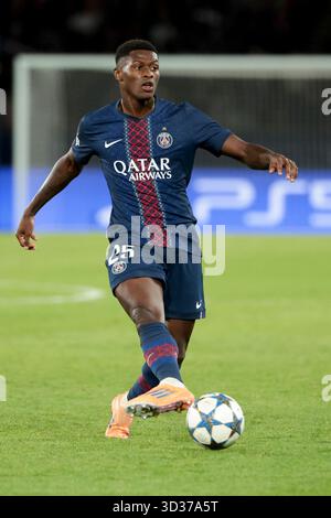 Paris, Frankreich. November 2025. Nuno Mendes von PSG während der UEFA Champions League, League-Phase, MD4-Fußballspiel zwischen Paris Saint-Germain (PSG) und Bayern München am 4. November 2025 im Parc des Princes-Stadion in Paris, Frankreich - Foto Jean Catuffe/DPPI Credit: DPPI Media/Alamy Live News Stockfoto