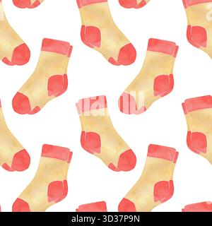 Gemütliches Aquarellmuster mit warmen Stricksocken in Rot- und Beigetönen. Perfekt für Winter-, Weihnachts- und Neujahrsmodelle, Textilien und Geschenkpapier Stockfoto