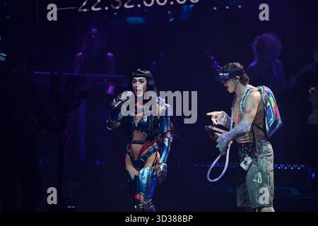 Paris, Frankreich. November 2025. Katy Perry tritt am 4. November 2025 in der Accor Arena in Paris auf. Foto: Christophe Meng/ABACAPRESS.COM Credit: Abaca Press/Alamy Live News Stockfoto