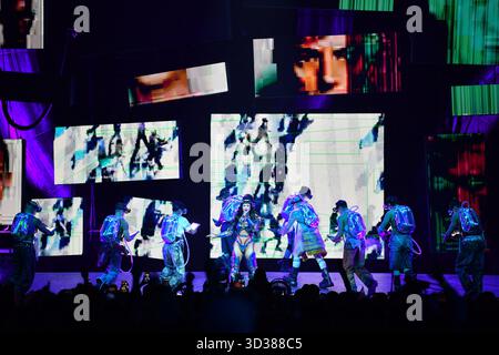 Paris, Frankreich. November 2025. Katy Perry tritt am 4. November 2025 in der Accor Arena in Paris auf. Foto: Christophe Meng/ABACAPRESS.COM Credit: Abaca Press/Alamy Live News Stockfoto