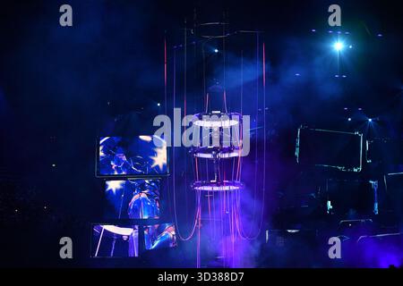 Paris, Frankreich. November 2025. Katy Perry tritt am 4. November 2025 in der Accor Arena in Paris auf. Foto: Christophe Meng/ABACAPRESS.COM Credit: Abaca Press/Alamy Live News Stockfoto