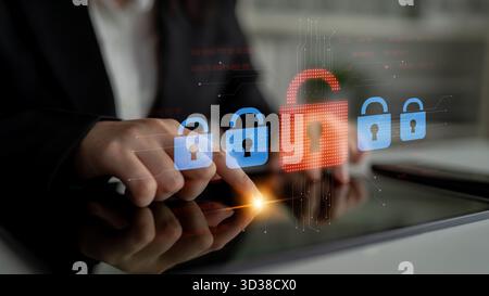 Digitales Sicherheitskonzept, das einen Cybersicherheitsverstoß veranschaulicht, mit einem roten, freigeschalteten Vorhängeschloss, das die Datensicherheit in sicheren Systemen anzeigt Stockfoto