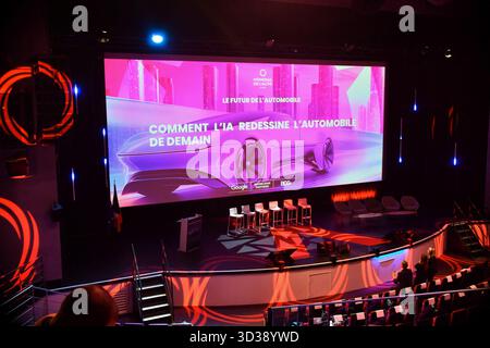 Paris, Frankreich. November 2025. Besuch von Roland Lescure, Minister für Wirtschaft, Finanzen und Industrie, Energie und digitale Souveränität, und Sébastien Martin, Delegierter des Ministers für Industrie beim Tag der Automobilindustrie Dienstag, 4. November 2025 Cité des Sciences et de l'Industrie - La Villette, Paris 19. Foto: Karim Ait Adjedjou/ABACAPRESS.COM Credit: Abaca Press/Alamy Live News Stockfoto