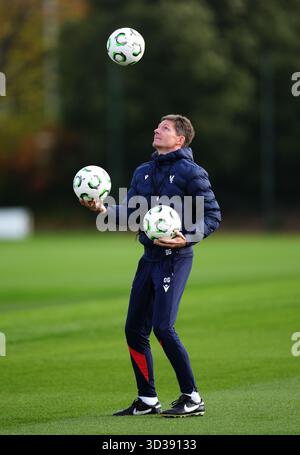 Crystal Palace Manager Oliver Glasner während eines Trainings auf dem Crystal Palace Training Ground, Beckenham. Bilddatum: Mittwoch, 5. November 2025. Stockfoto