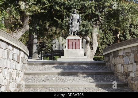 Denkmal, Statue, Hippokrates auch Hippokrates von Kos, berühmter alter Arzt, Vater der modernen Medizin, 460-370 v. Chr. Aufstieg zur Festung Neratzia, Old Tow Stockfoto