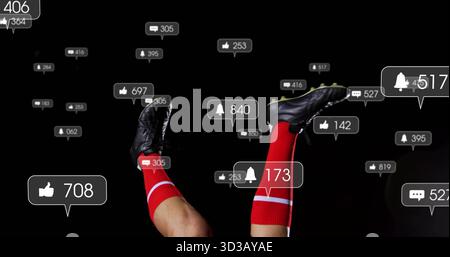 Zeigt Beine in roten Socken, schwarze Stollen im Studio mit schwebenden Benachrichtigungssymbolen, die Zähler anzeigen Stockfoto