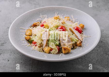 Essen, Caesar Salat mit gegrilltem Huhn Stockfoto