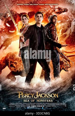 Percy Jackson: Sea of Monsters (2013) unter der Regie von Thor Freudenthal mit Logan Lerman, Brandon T. Jackson und Alexandra Daddario. Percy und seine Freunde begeben sich auf eine Reise zum Meer der Monster, um das Goldene Vlies zu retten und ihr magisches Zuhause zu retten. US-Poster NUR FÜR REDAKTIONELLE ZWECKE. Quelle: BFA / 20th Century Fox Stockfoto