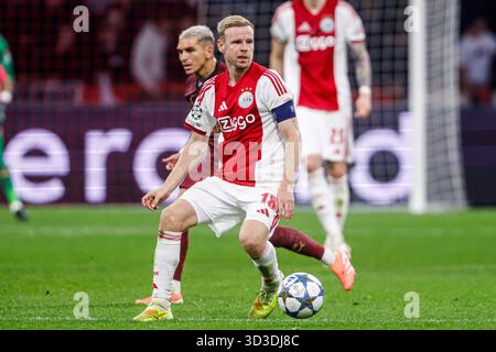 Amsterdam, Niederlande. November 2025. AMSTERDAM, NIEDERLANDE - 5. NOVEMBER: Davy Klaassen vom AFC Ajax dribbelt während des Spiels der UEFA Champions League 2025/26 Phase MD4 zwischen Ajax und Galatasaray in der Johan Cruijff Arena am 5. November 2025 in Amsterdam. (Foto: Broer van den Boom/Orange Pictures) Credit: Orange Pics BV/Alamy Live News Stockfoto