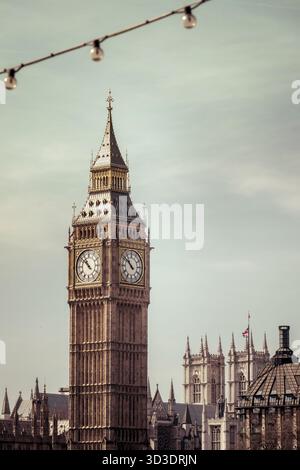 London, England - 25. März 2017: Londoner Wahrzeichen Big Ben Clock Tower, England, Großbritannien Stockfoto