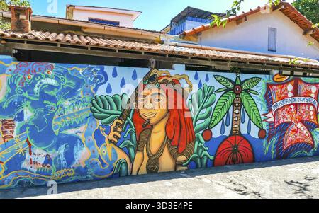 Rio de Janeiro Bundesstaat Rio de Janeiro Brasilien 21. Oktober 2020 City Town Street Streets Cityscape Panorama mit Tourismus Kunst Graffiti Gemälde und Bui Stockfoto