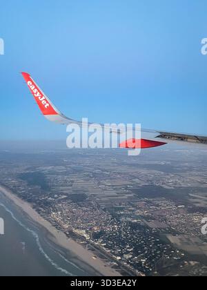 Flugzeugansicht mit einem Flugzeug von Easy Jet. Januar 2024. Stockfoto