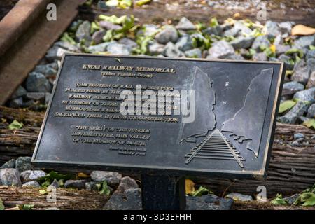 Das Burma Siam Railway Memorial besteht aus 30 Metern Gleis und Schwellen, die von der ursprünglichen Eisenbahn entfernt sind Stockfoto